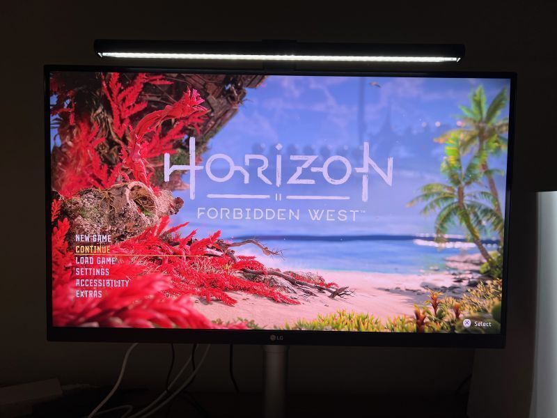 https://res.cloudinary.com/d74fh3kw/image/upload/c_scale,w_800/v1647099517/benq-screenbar-gaming_bpxu0n.jpg