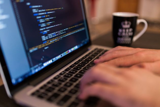 Cover image for Text Editor vs IDE: Which is Best for Beginner Programmers?