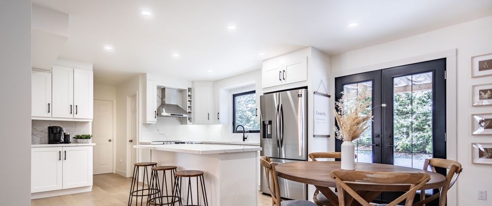 Cover image for Capturing Canadian Dreams: The Art of Real Estate Photography